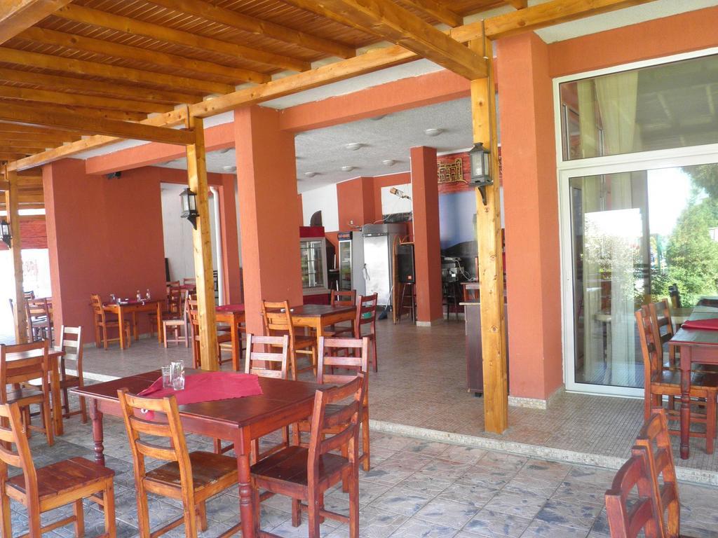 Private Apartments In Privilige Fort Beach Elenite Ngoại thất bức ảnh