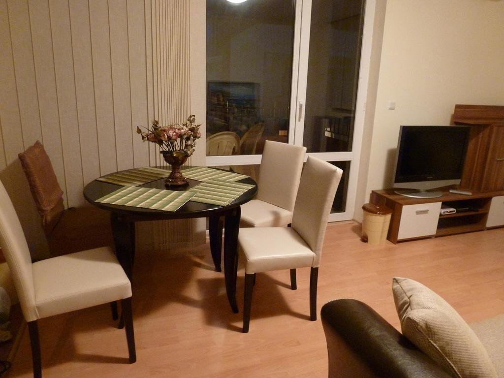 Private Apartments In Privilige Fort Beach Elenite Ngoại thất bức ảnh