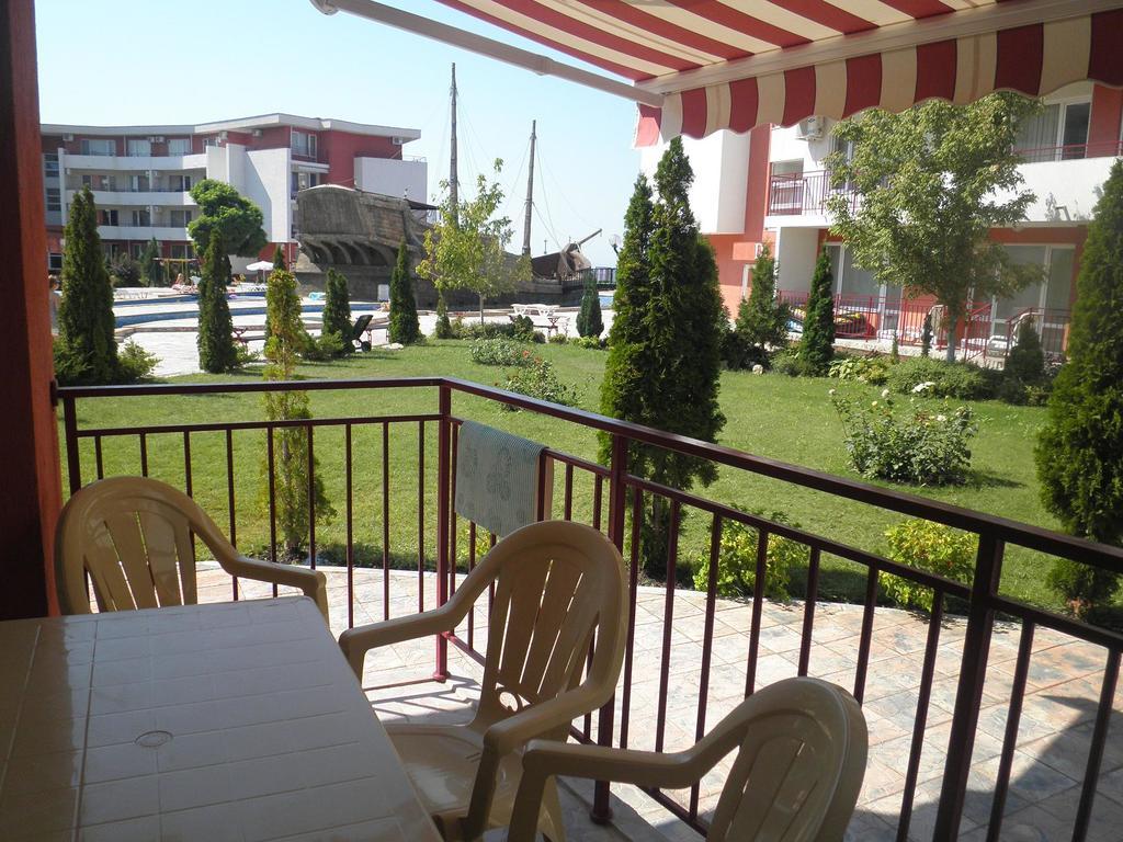Private Apartments In Privilige Fort Beach Elenite Ngoại thất bức ảnh